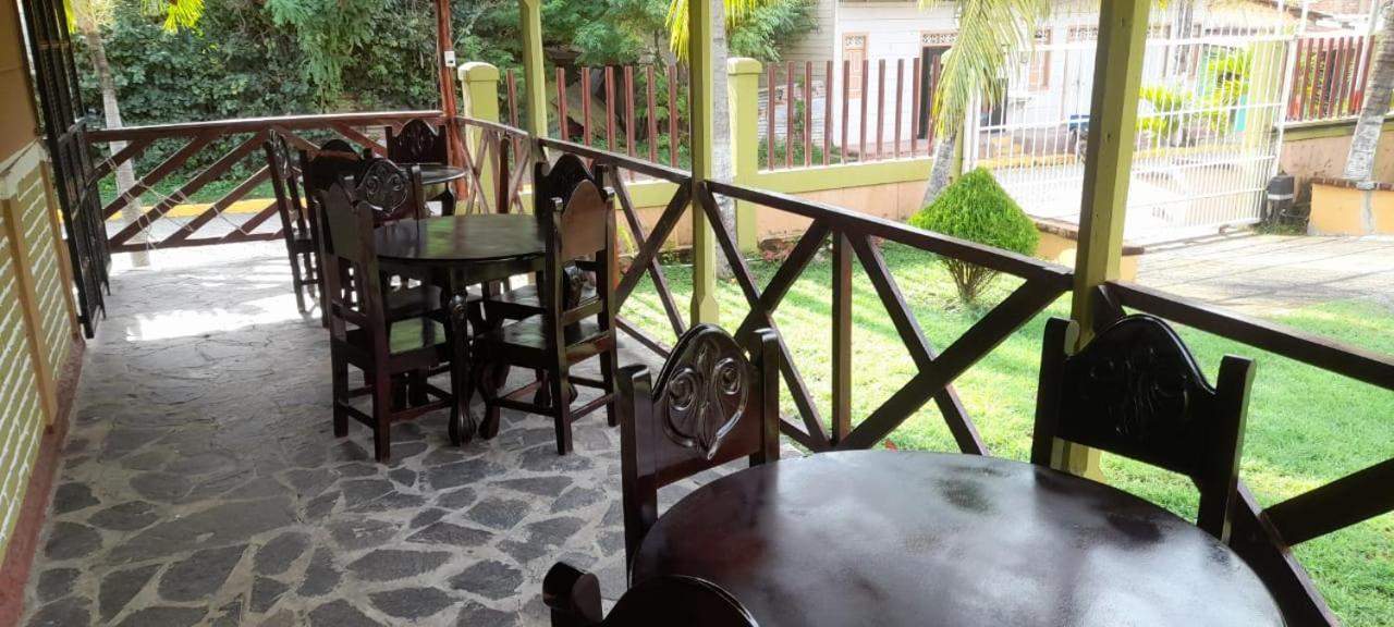 Royal Chateau Hotel San Juan del Sur Buitenkant foto